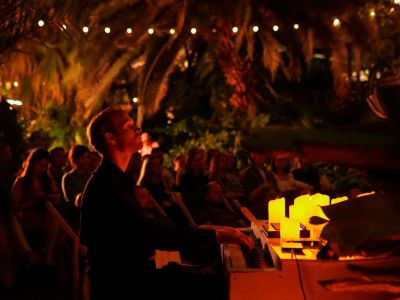 Билеты на Магия свечей. Музыка для неё. Саундтреки о любви в оранжерее (Оранжерея Таврического сада) / Концерт | Афиша | ИнфоТаймс