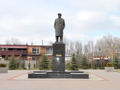 Памятник В.И.Ленину