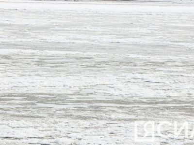 В 203-м микрорайоне Якутска спасли провалившегося под лед рыбака