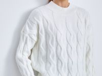 Свитер свободного кроя