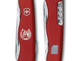 Многофункциональный складной нож Victorinox Equestrian 0.8883 с фиксатором лезвия 11 функций красный, для конного спорта