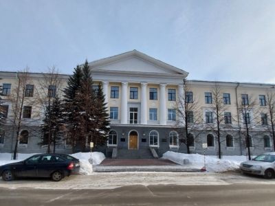 Здание института физики металлов Уральского научного центра АН СССР, где в 1960-1966 гг. работал ученый-магнитолог Р.И. Янус