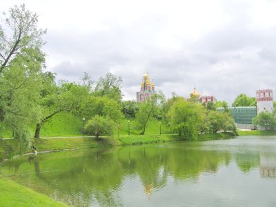 Сквер и парк у Новодевичьего монастыря