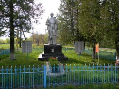 Братская могила с захоронением воинов, павших в период Великой Отечественной войны 1941—1945 гг.