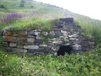 Склеп, два культовых здания, место общественных собраний