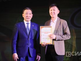 Ежегодник Саха театра посвятили «золотому» выпуску щепкинцев