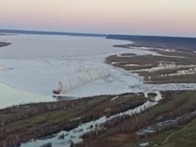 Спасатели Якутии провели взрывные работы на реке Лене в Намском районе