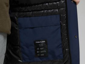 Пуховое полупальто с накладными карманами и капюшоном