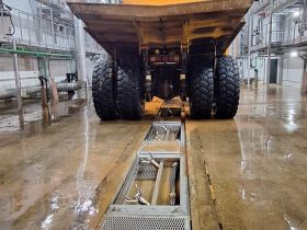 В «Полюс Алдане» запустили автомойку для карьерной техники