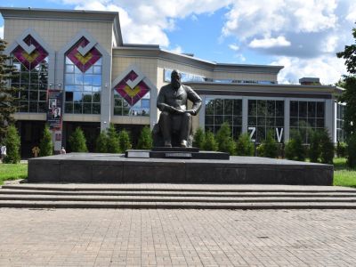 Памятник И.Я.Яковлеву