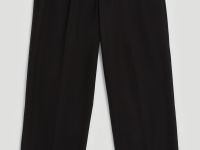 Брюки свободного кроя со стрелками