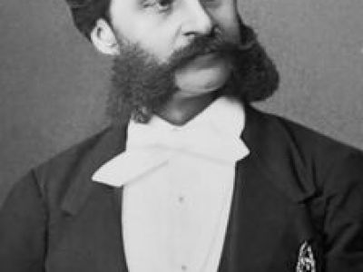 Бог, владеющий страстями