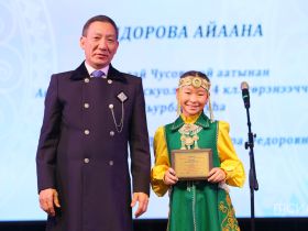 На открытии Декады Олонхо наградили лучших носителей традиционной культуры