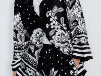 Блузка с укороченным рукавом и принтом