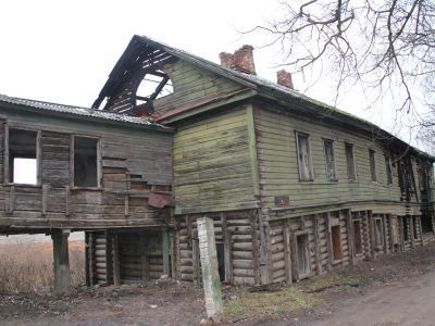 Флигель деревянный