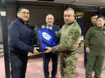 Частные охранные организации Якутии передали отряду «Боотур» инверторный бензиновый генератор