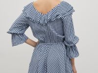 Платье с воланом