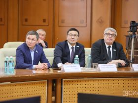 В Якутске отметили 75-летие легендарного борца Александра Иванова