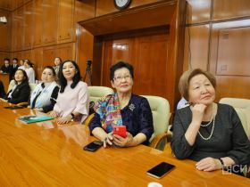 Вручены стипендии первого президента Якутии «Знанием победишь»