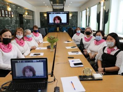 Союз женщин Мирнинского района принимает участие в Дальневосточном женском форуме и XV cъезде женщин Якутии