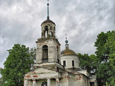 Церковь Рождества Христова с иконостасом п.п. XIX в.