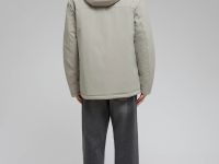 Утепленная куртка с капюшоном