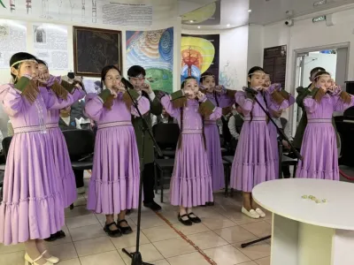 С многообразием культур через игры познакомились участники телемоста «Дети детям»