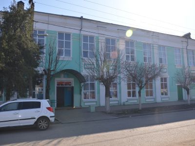 Здание, где учился в школе Герой Советского Союза П.Н. Степаненко