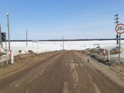 На трассах «Вилюй» и «Колыма» в Якутии снизили грузоподъемность ледовых переправ