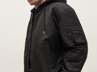 Утепленная куртка-бомбер с капюшоном