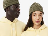 Шерстяная шапка Lacoste унисекс в рубчик