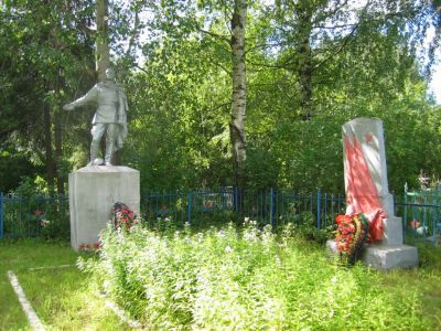 Братская могила воинов Советской Армии, погибших в 1944 г.