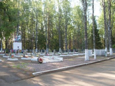 Воинское кладбище  воинов Советской Армии, погибших в период Великой Отечественной войны 1941-1945 гг.