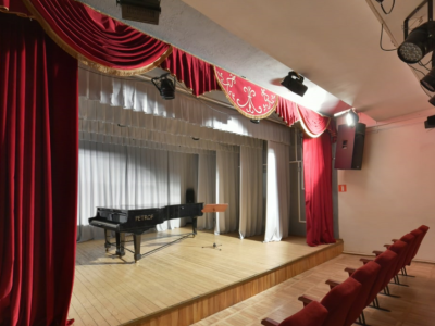 Малый концертный зал Государственной филармонии Республика Адыгея