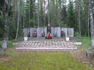 Братское кладбище воинов Советской Армии, погибших в 1944 г.