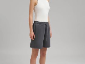 Свободные шорты с эластичным поясом