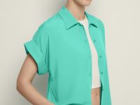 Блузка с коротким рукавом и отложным воротником