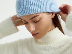 Шапка из овечьей и ангорской шерсти