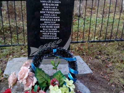 Братская могила воинов Советской Армии, погибших в 1944 г.