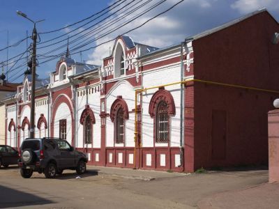 Конюшня, каретная и погреб усадьбы Сухозанет