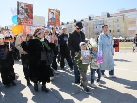 Фото. В Якутске акция «Бессмертный полк» собрала более 50 тысяч человек