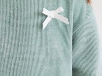 Фисташковый свитшот из велюровой пряжи с бантиком для девочки Глория Джинс