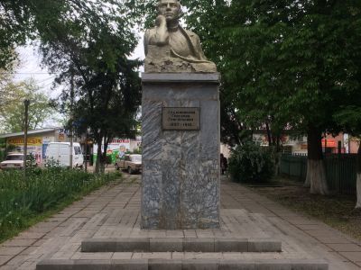Памятник-бюст Анджиевскому Г.Г.