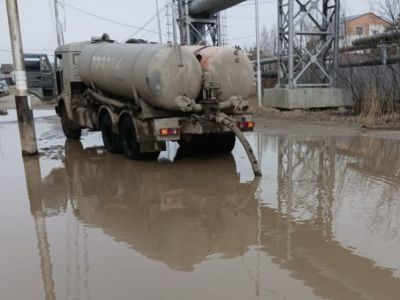 Более 100 тысяч кубометров талых вод откачали в Якутске