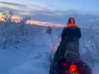 Второй человек за месяц провалился под лед на реке Колыме в Якутии