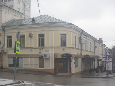 Дом жилой с магазином