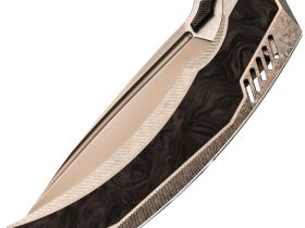 Складной нож TuoTown Tiburon satin, сталь Tmax, рукоять Grey Crystal Ti/Chaotic Black CF