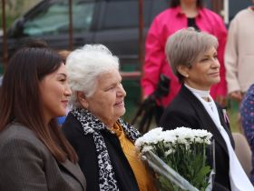 Дворовый концерт организовали для жительницы блокадного Ленинграда в Якутске