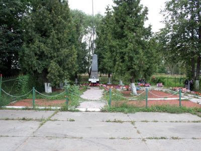 Братское захоронение советских воинов, погибших в 1941-1944 гг.