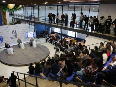 Губернатор Демешин встретился со студентами в Якутске